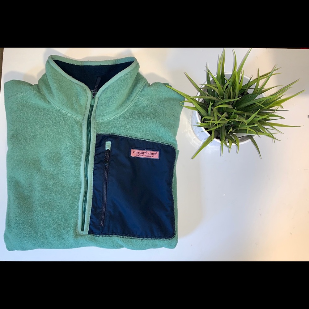 VINEYARD VINES